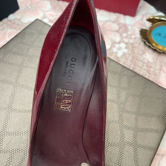 Gucci Burgundy Patent Leather Round Toe Pumps - Picture 4 of 7